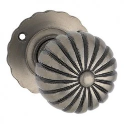 TRADCO DOOR KNOB IRON FLUTED ROUND ROSE