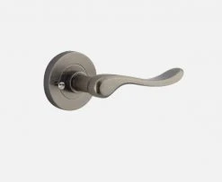 IVER DOOR LEVER STIRLING ROUND ROSE BACKPLATE Door Handles & Levers 30 IVER DOOR LEVER STIRLING ROUND ROSE BACKPLATE Door Handles & Levers